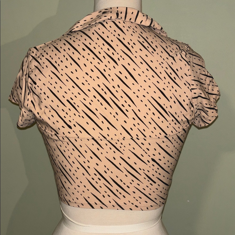 NASTY GAL Peach Printed Zip-Front Crop Top size small - Picture 4 of 8